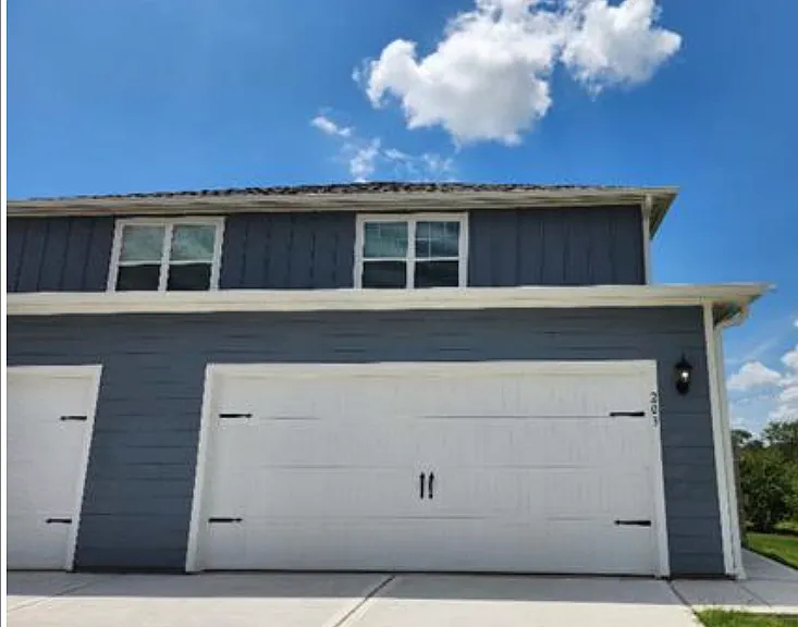 203 Marsh Ln — Photo 15