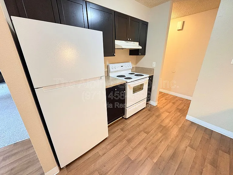 17890 SW Alexander St #7 — Photo 4