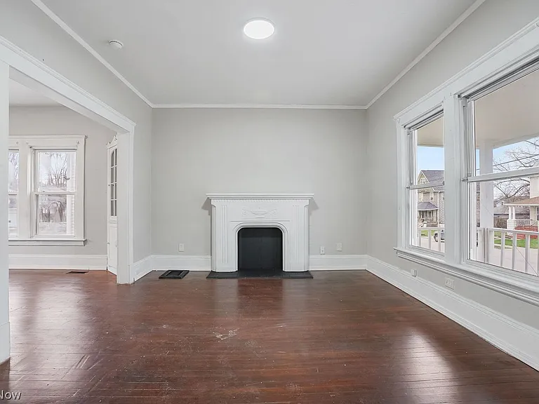 8210 Dorver Ave — Photo 5