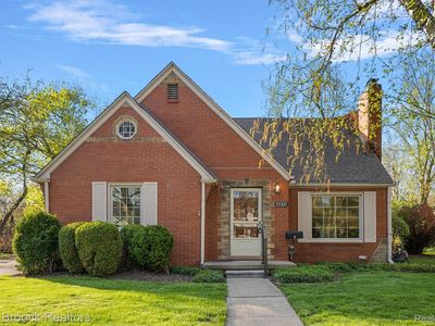 32321 Arlington Dr, Beverly Hills, MI, 48025