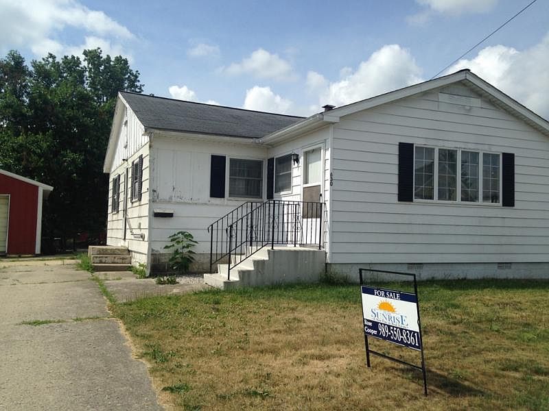 2nd image of 630 E Irwin St