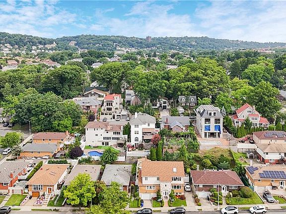 4th image of 19 Fayette Ave