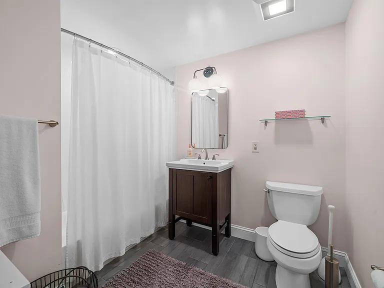 725 Jefferson St #24 — Photo 9