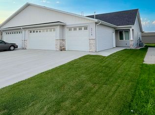 3714 Gale Cir SE, Mandan, ND 58554
