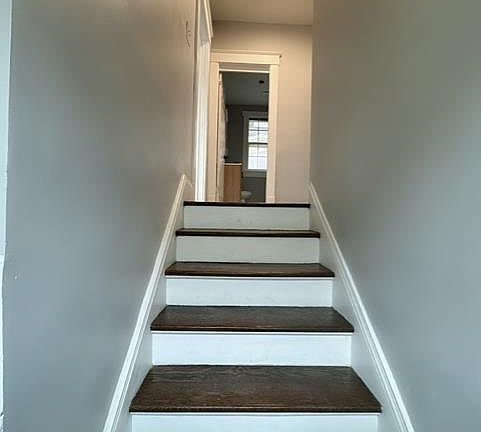 3rd image of 414 E Mitchell Ave