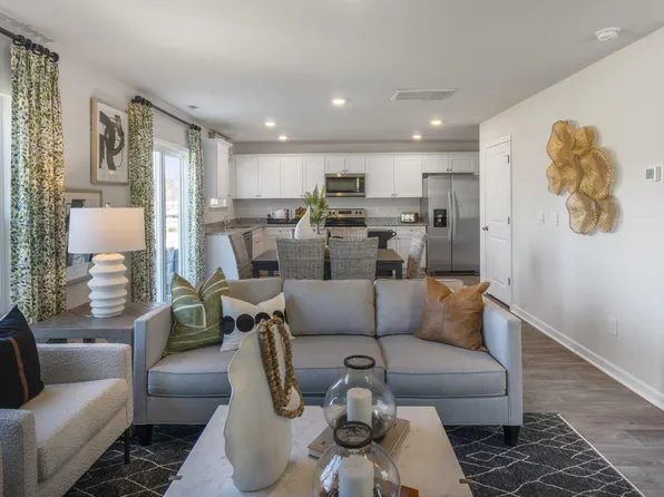 101 Pioneer Dr, Goldsboro, NC 27534