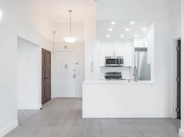 20 2nd Street image 17 of 39