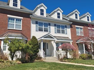 161 Brattle Cir, Melville, NY 11747