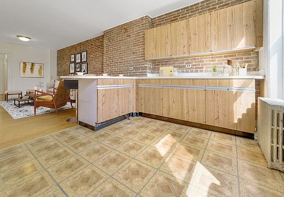 5th image of 520 E 85th St #55