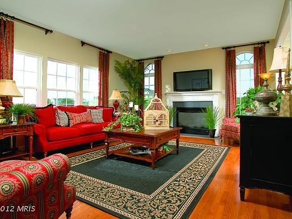 3rd image of 523 Montclair Ct