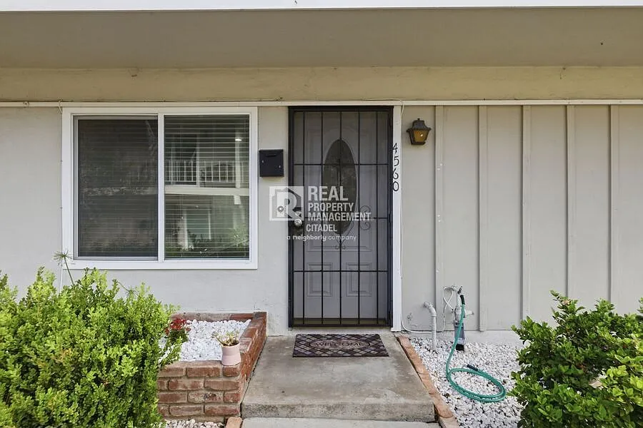 Yorba Linda Home with Community Pool & Tennis — Photo 2