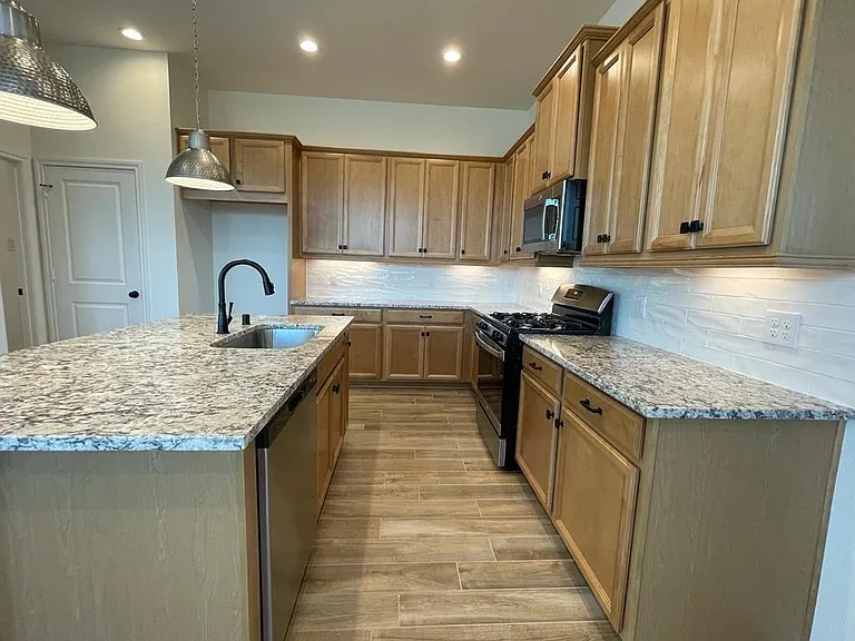 639 Silver Pear Ct — Photo 10