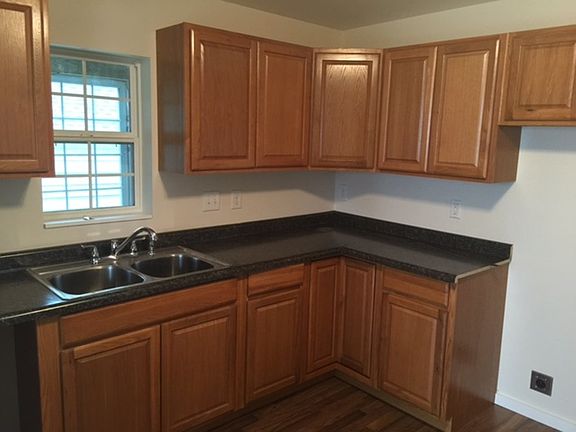 3rd image of 615 N 13th St