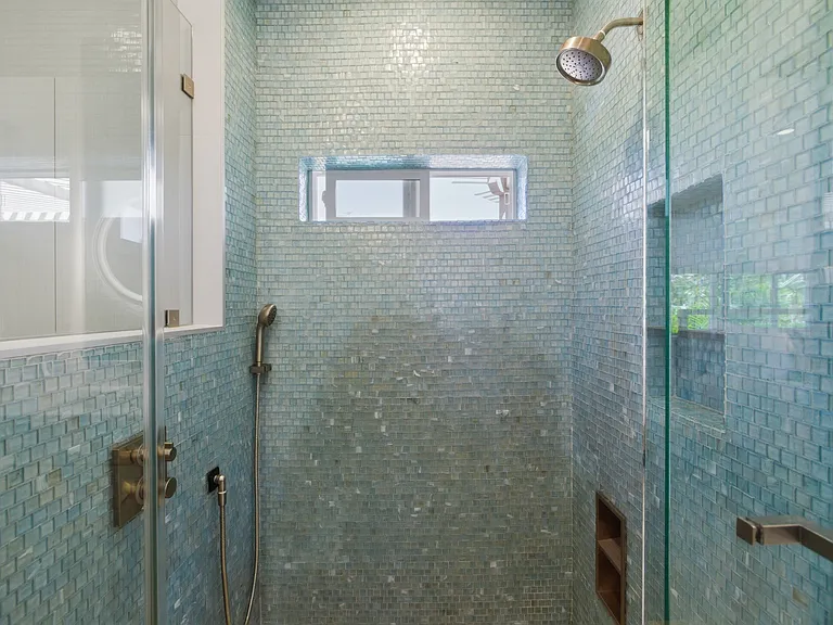 357 Kualono Pl — Photo 45
