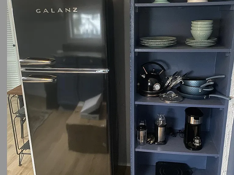Retro fridge and plenty of storage.
