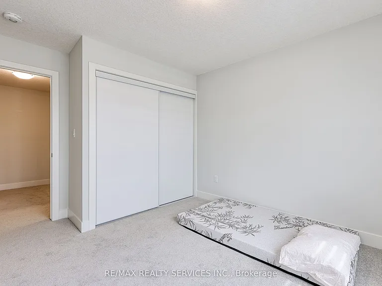 925 Deveron Cres #12 — Photo 14