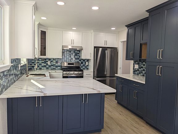 Completely remodeled 1 year ago, all appliances wer purchased around 1 year ago