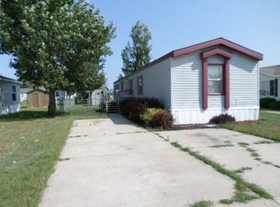 610 Roush Ln, Grand Island, NE 68801