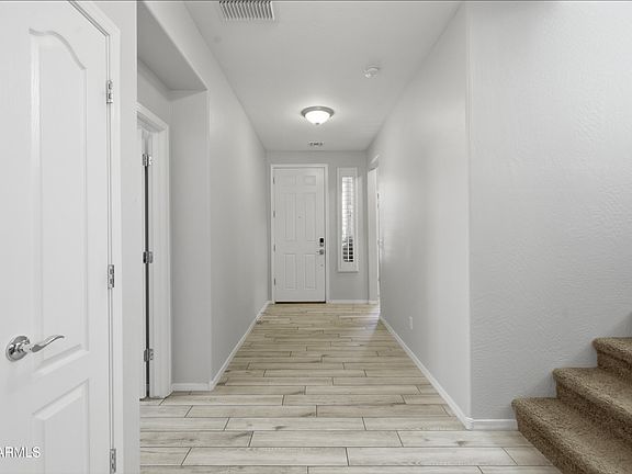 3rd image of 1692 W HOMESTEAD Drive