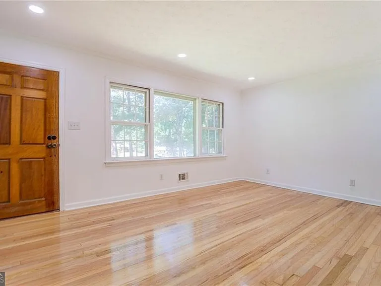 1288 Elva Dr SW — Photo 4