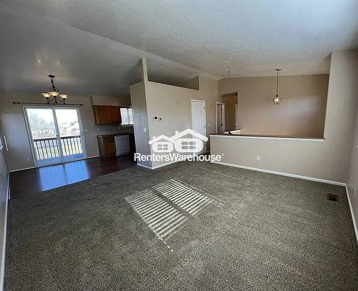 305 Warwick St — Photo 6