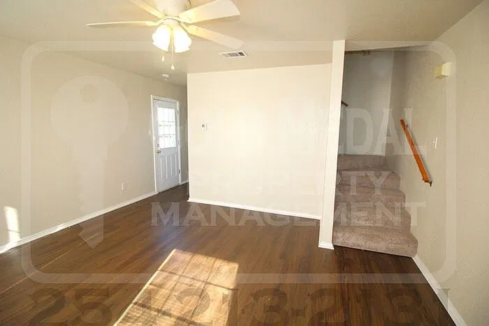 3 bed, 2.0 bath, 1117 sqft, $950 — Photo 4