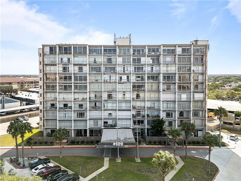 4600 Ocean Dr #906 — Photo 2