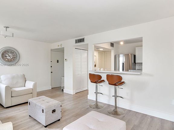 4th image of 1250 Alton Rd APT 3A