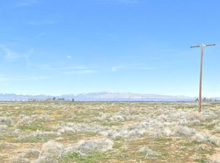 On Ave #H4, Lancaster, CA 93536