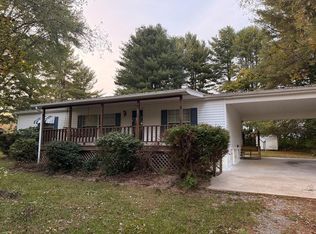 135 Oak Hill Dr, Jamestown, TN 38556