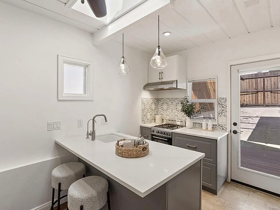2nd image of 2313 Manchester Ave #2