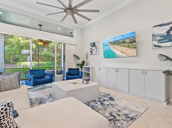 9052 Sand Pine Ln, West Palm Beach, FL 33412