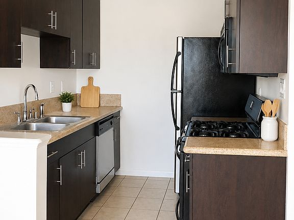 2nd image of 3711 Mentone Ave APT 11
