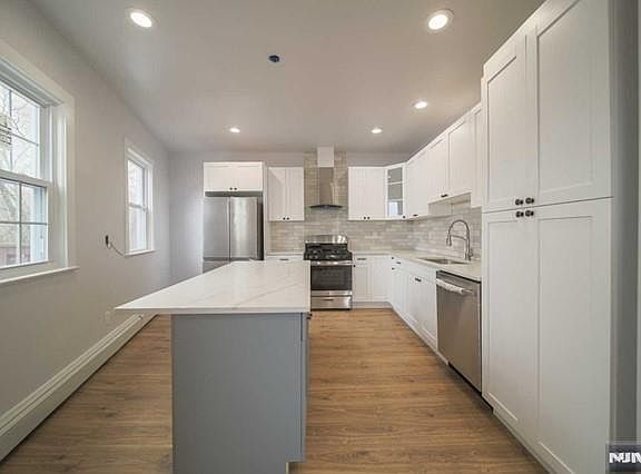 3rd image of 107 Washington Ave