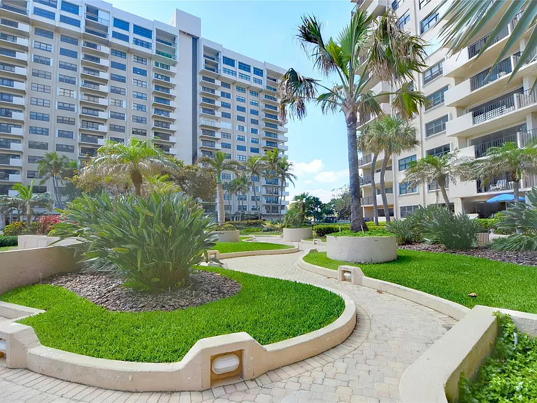 5100 N Ocean Blvd #405 — Photo 21