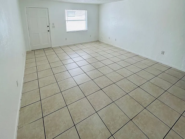 Charming 2-bedroom, 1-bathroom condo — Photo 12