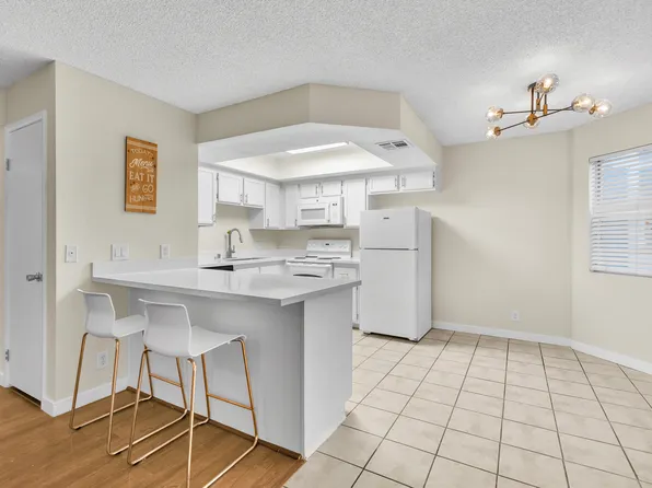 924 Falconhead Ln #A, Las Vegas, NV 89128