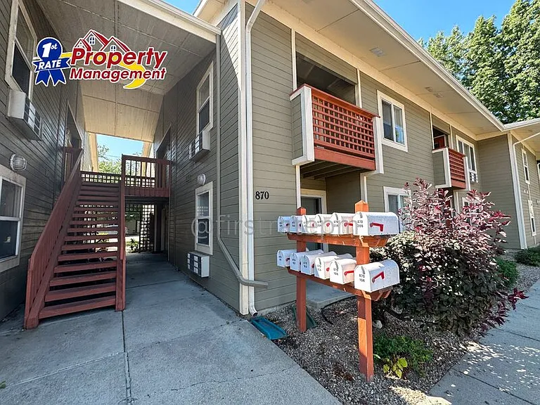 850 W Belmont St #104 — Photo 2