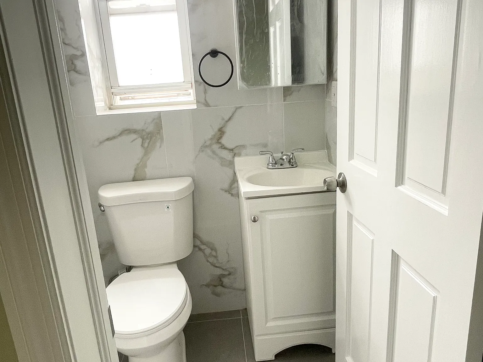 2 bed, 1.5 bath, 973 sqft, $3,099 — Photo 2