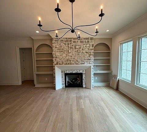 3rd image of 7685 Manderley Dr