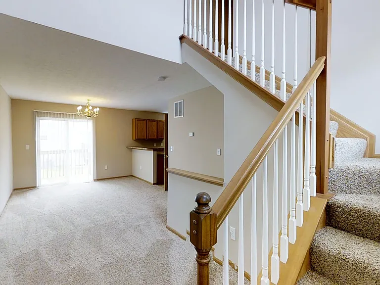 215 Prairiecreek Way — Photo 4