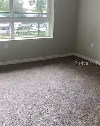 4th image of 290-3 NE Ivanhoe Blvd