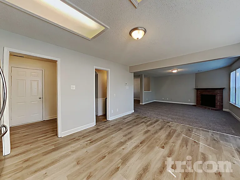 2117 Westmere Dr — Photo 7