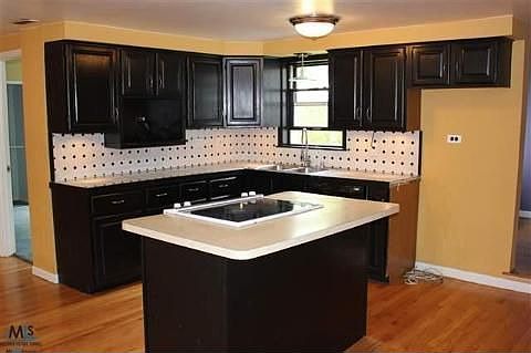 3rd image of 845 Eckford Dr