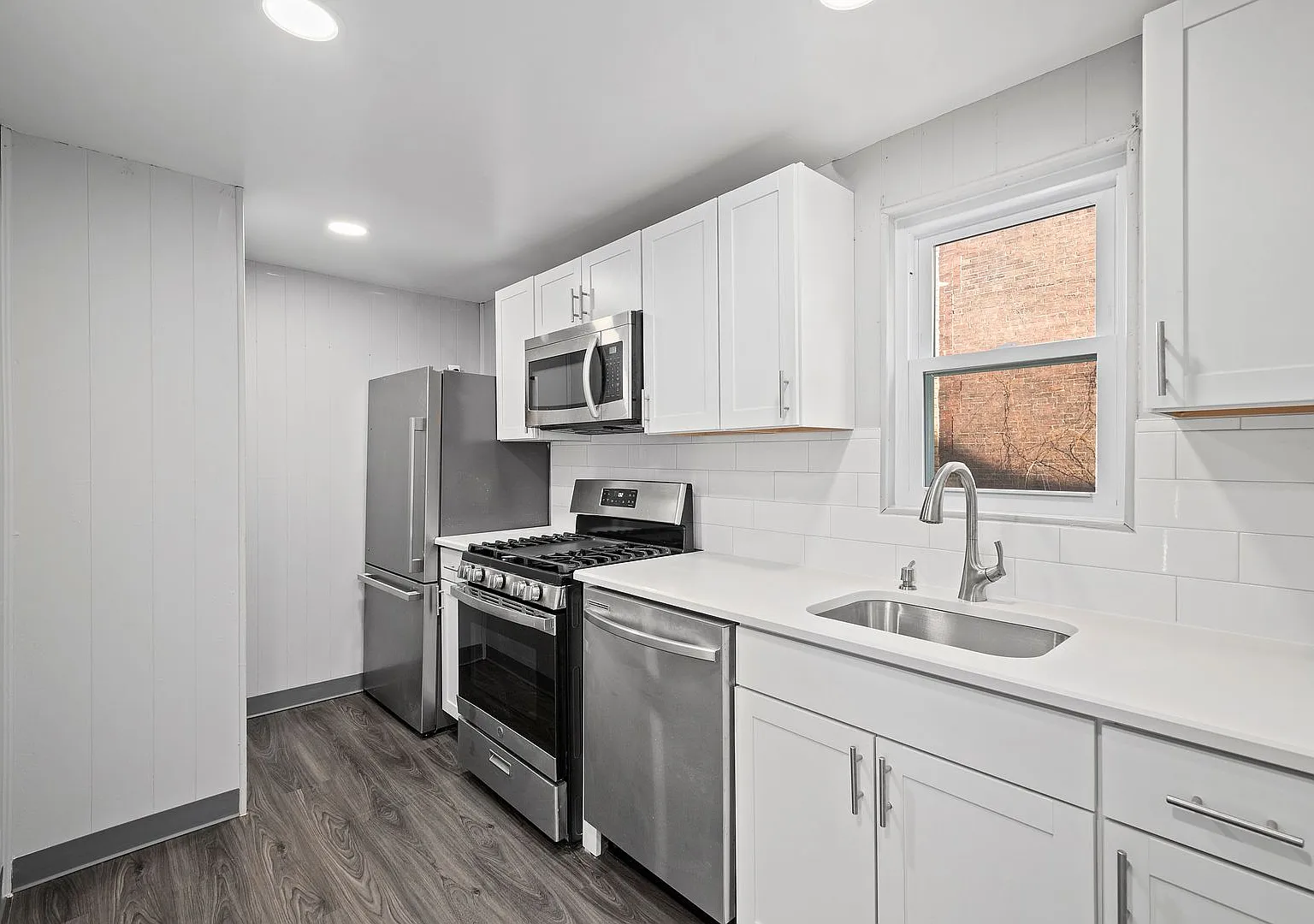 3900 Howley Street — Photo 3