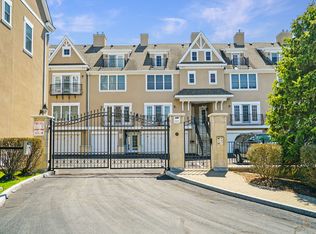 80 Old Boston Post Rd UNIT 10, New Rochelle, NY 10801