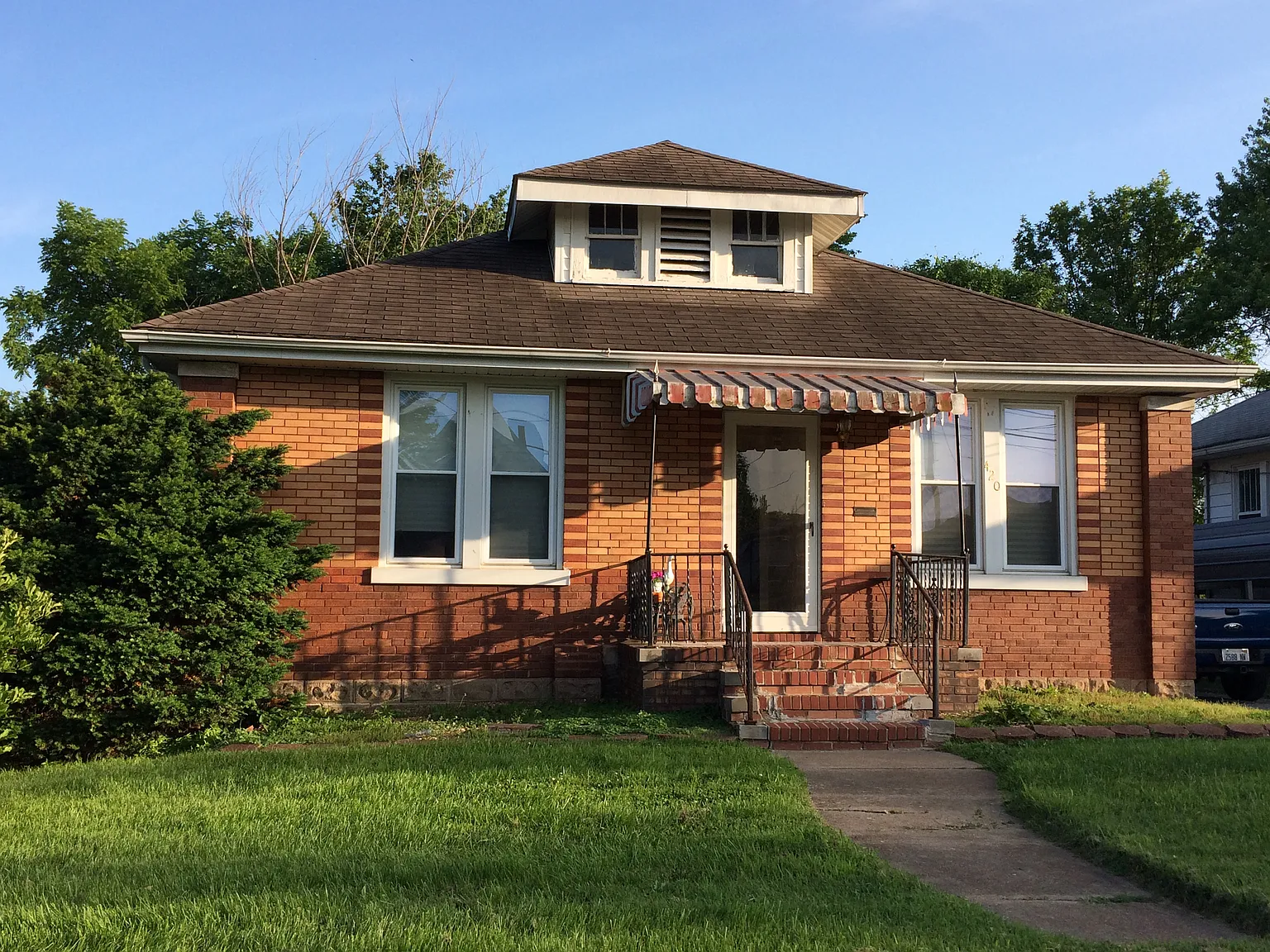 420 Bissell Ave photo 1