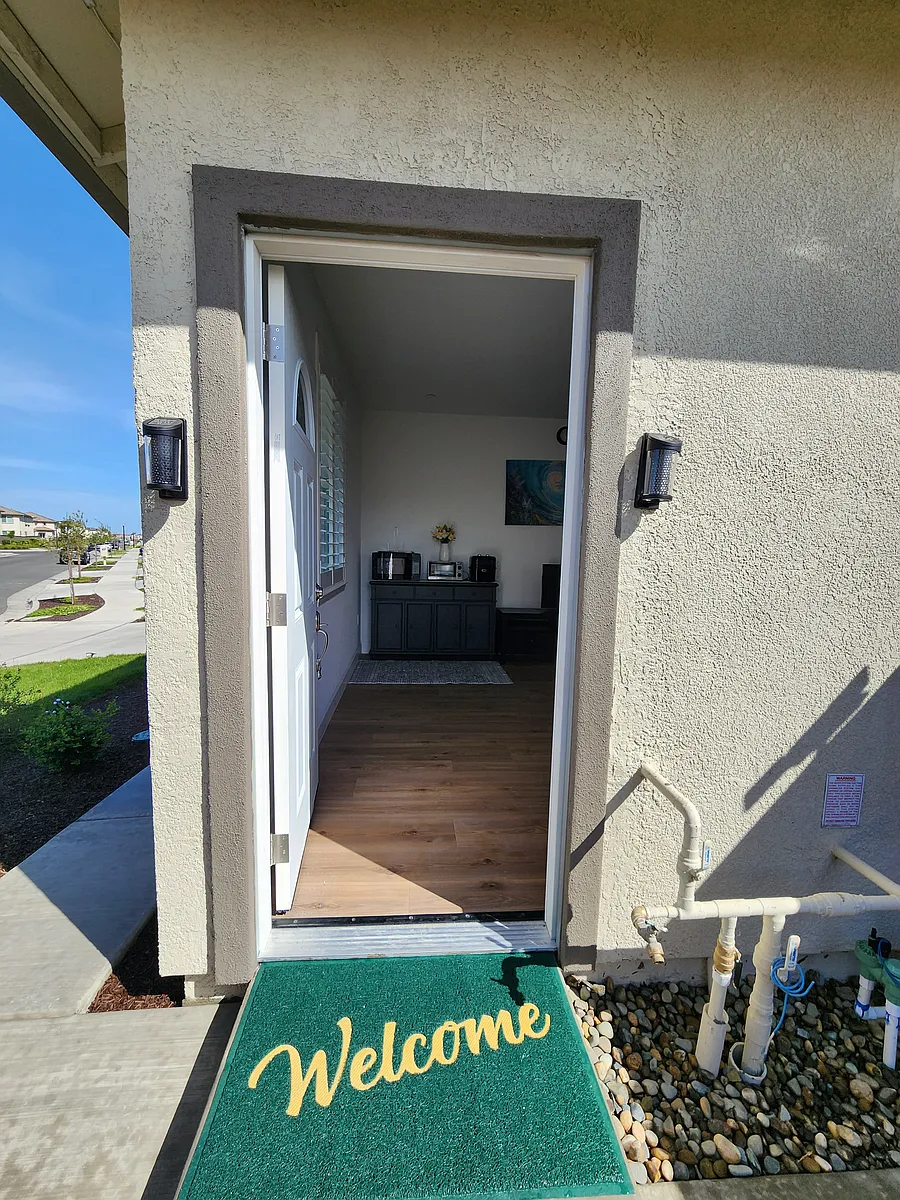 Building Photo - 4054 Azul Way