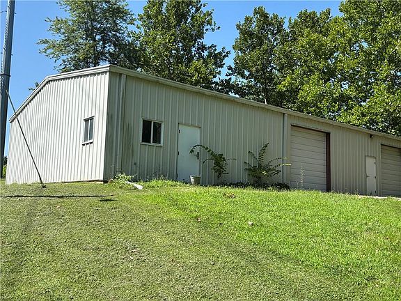 4th image of 655 SE Brizendine Rd