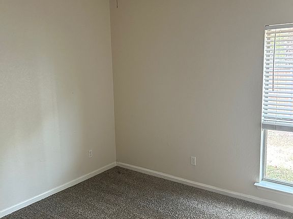 5th image of 10396 Huntleigh Dr